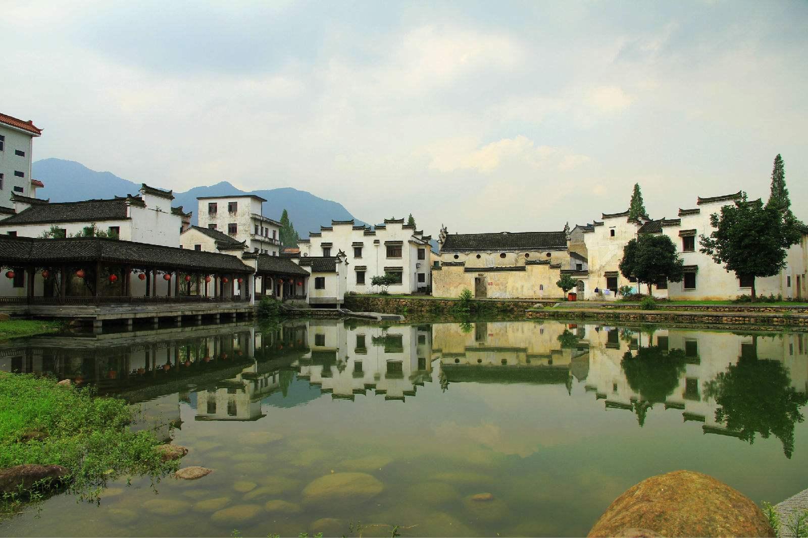 无人的神秘村